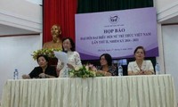 越南女知识分子协会第二次代表大会在河内举行