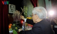 Offering incense to commemorate President Ho Chi Minh