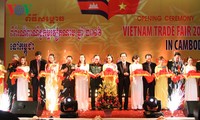 Vietnamese Trade Fair 2016 opens in Cambodia