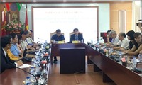 Voice of Vietnam leaders receive Laotian journalist delegation
