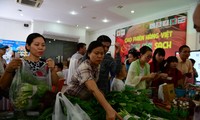 Shopping at weekend agriculture fair 