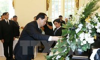 President Tran Dai Quang pays tribute to late Thai King