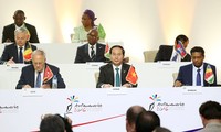 陈大光在出席第16届法语国家峰会期间会见各国领导人