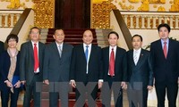 PM asks Vietnamese, Lao news agencies to foster links 