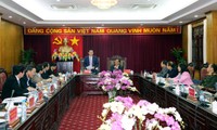 Deputy Prime Minister Vuong Dinh Hue works with Bac Kan leaders