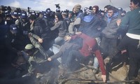 Clashes erupt when Israel dismantles West Bank illegal resettlements