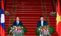 Vietnam, Laos to boost traditional ties, special solidarity 