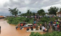 Vietnamese help Laos recover from dam collapse