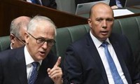 Australian ministers resign