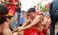 Vietnam’s sitting tug-of-war games recognized by UNESCO