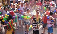 Thailand’s Songkran water festival celebrated at Hanoi University