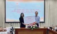 Medical supplies donated to Vietnamese in Europe to cope with COVID-19