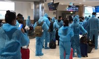 Nearly 350 Vietnamese citizens returned home from Australia and New Zealand