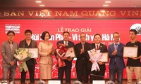 Musician Hong Dang honored Grand Prize of Bui Xuan Phai Awards