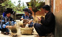 Lao Cai preserves, develops traditional craft villages