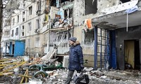 US’s 40-billion-USD aid bill for Ukraine takes effect