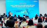 Vietnam develops marine, island tourism