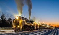 Russian Santa Claus train tour avoids stopping near Ukraine border