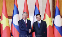 Lao Party General Secretary, State President congratulates Vietnamese counterpart