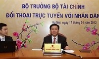Vuong Dinh Hue en dialogue direct avec la population