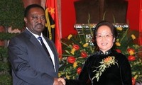 Le vice-président angolais reçu par les dirigeants Vietnamiens