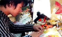 Peinture en feuilles mortes - nouveau plaisir des artistes vietnamiens