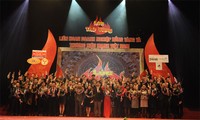 Remise du prix Dragon d'Or et Marques de qualité du Vietnam