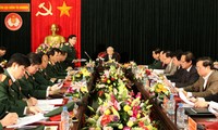 Nguyen Phu Trong travaille avec le département général de la politique de l’armé