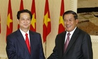 Nguyen Tan Dung rencontre Hunsen