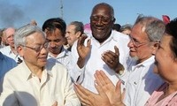 Nguyen Phu Trong visite un projet de production du riz à Cuba