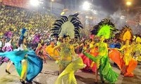 Carnaval « Halong 2012 » : un spectacle haut en couleur