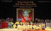 Programme artistique en l’honneur du président Ho Chi Minh
