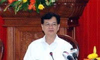 Le Premier ministre Nguyen Tan Dung travaille avec la province de Tien Giang