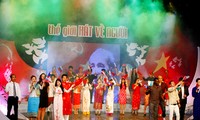 "Le monde chante Ho Chi Minh"