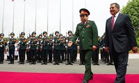 La presse américaine salue la visite de Leon Panetta au Vietnam