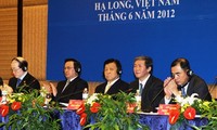 Approfondir les relations entre les partis communistes vietnamien et chinois