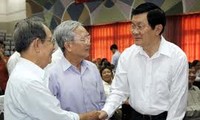 Truong Tan Sang rencontre les électeurs de Ho Chi Minh-ville