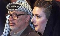 Suha Arafat veut porter plainte sur la mort de son mari, Yasser Arafat