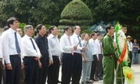 Nguyen Thien Nhan au 44è anniversaire de la mort des héroïnes de Dong Loc