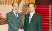 Nguyên Tân Dung s’est entretenu avec Kim Yong Nam