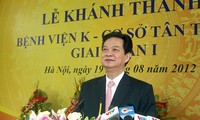 Nguyen Tan Dung à l’inauguration de nouveaux locaux de l’Hôpital de cancérologie