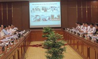 Le Bureau Politique travaille avec le comité du PCV pour Quang Ninh