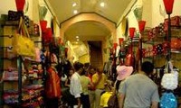 Faire du shopping dans le vieux quartier de Hanoï