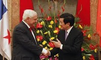Le président du Panama achève sa première visite au Vietnam