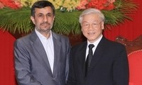 Le président iranien termine sa visite au Vietnam