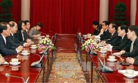 Le président Truong Tân Sang reçoit une délégation sud-coréenne