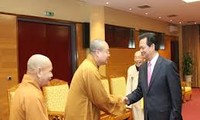 Promouvoir les contributions des bouddhistes au développement national