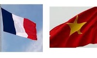 Évolutions positives dans les relations franco-vietnamiennes en 2012