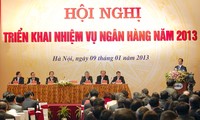 Le PM Nguyen Tan Dung donne des orientations à la justice et aux banques