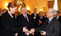 Nguyen Phu Trong rencontre les présidents des deux chambres du parlement belge